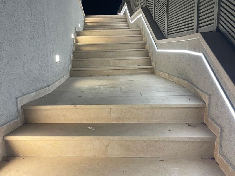 -12- מדרגות קסטל ברונז עיבוד מחוספס