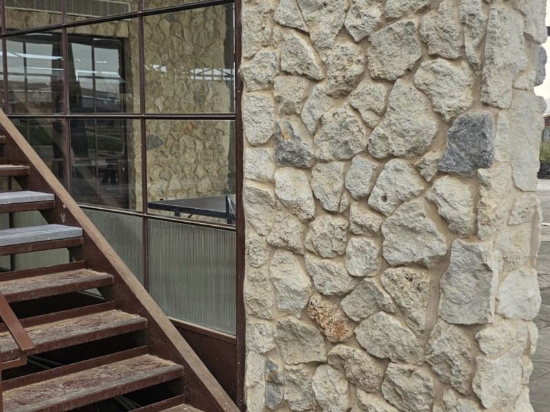 -16022- אבן לקט איטלקית סרדיניה ווייט (משולב עם לקט טיבולי גריי)