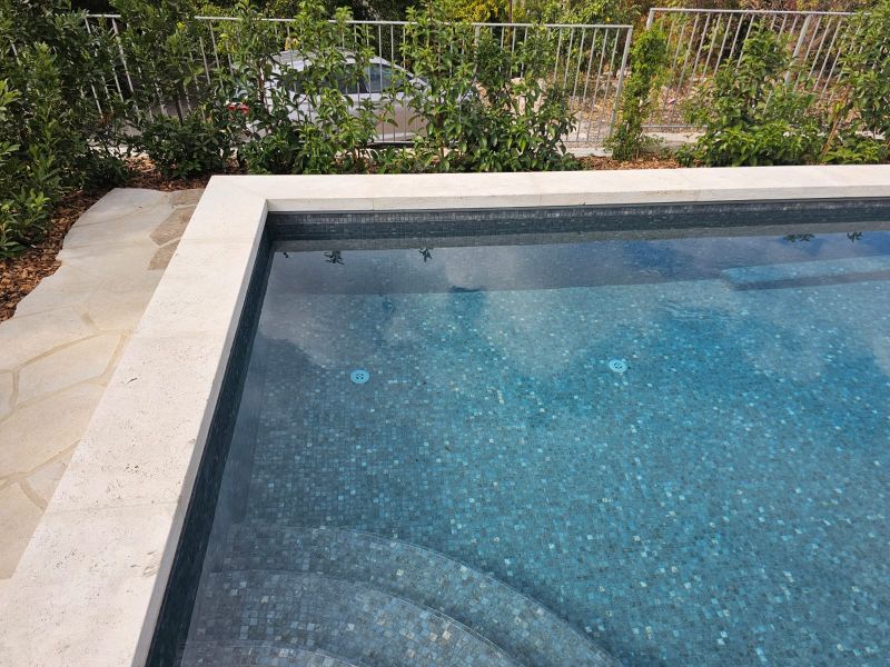 -02- קופינג טרוורטין לייט מותז חול