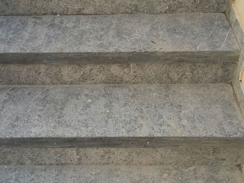 -05- חיפוי מדרגות אבן בלו סטון עובי 5 ס