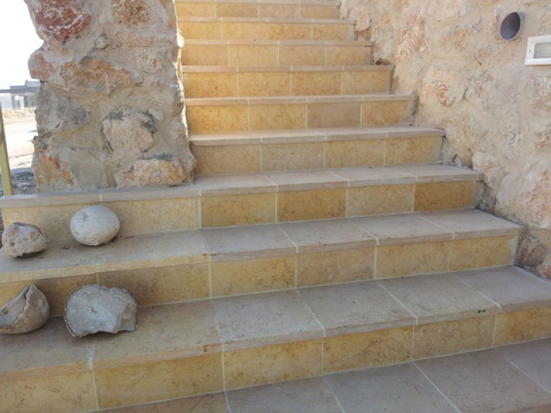 -05- מדרגות אבן פוסיל עובי 3 ס